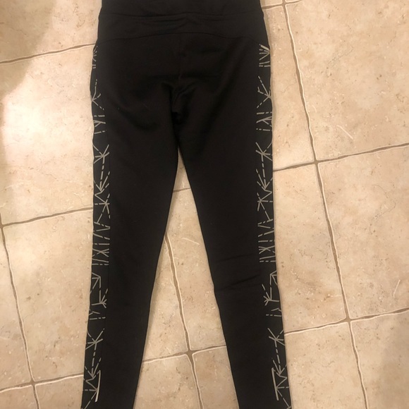 SOLD ON MERCARI Athleta Fleece-Lined Leggings - Picture 4 of 5